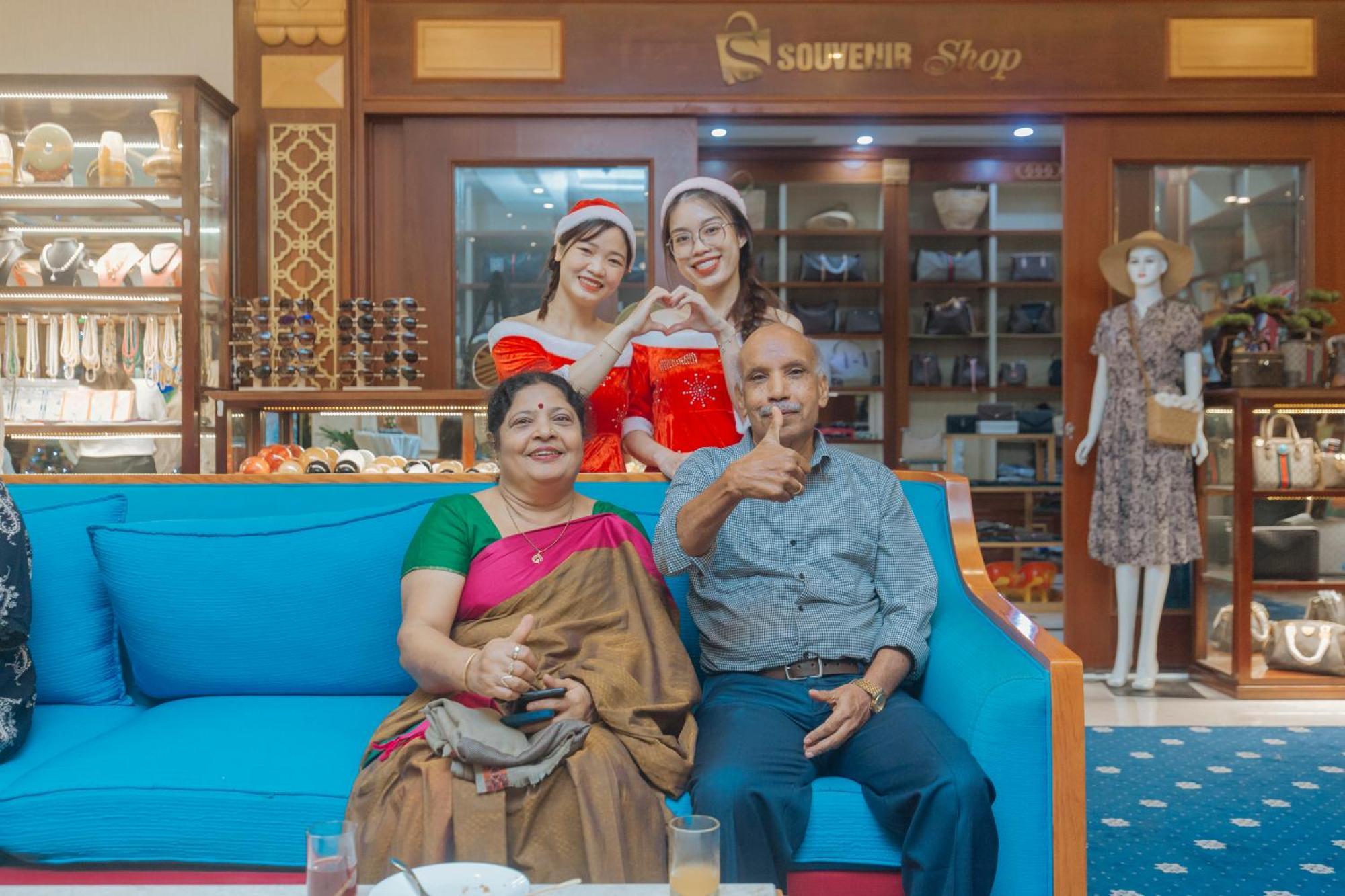 Dlg Hotel Danang Exterior foto The cast of the film