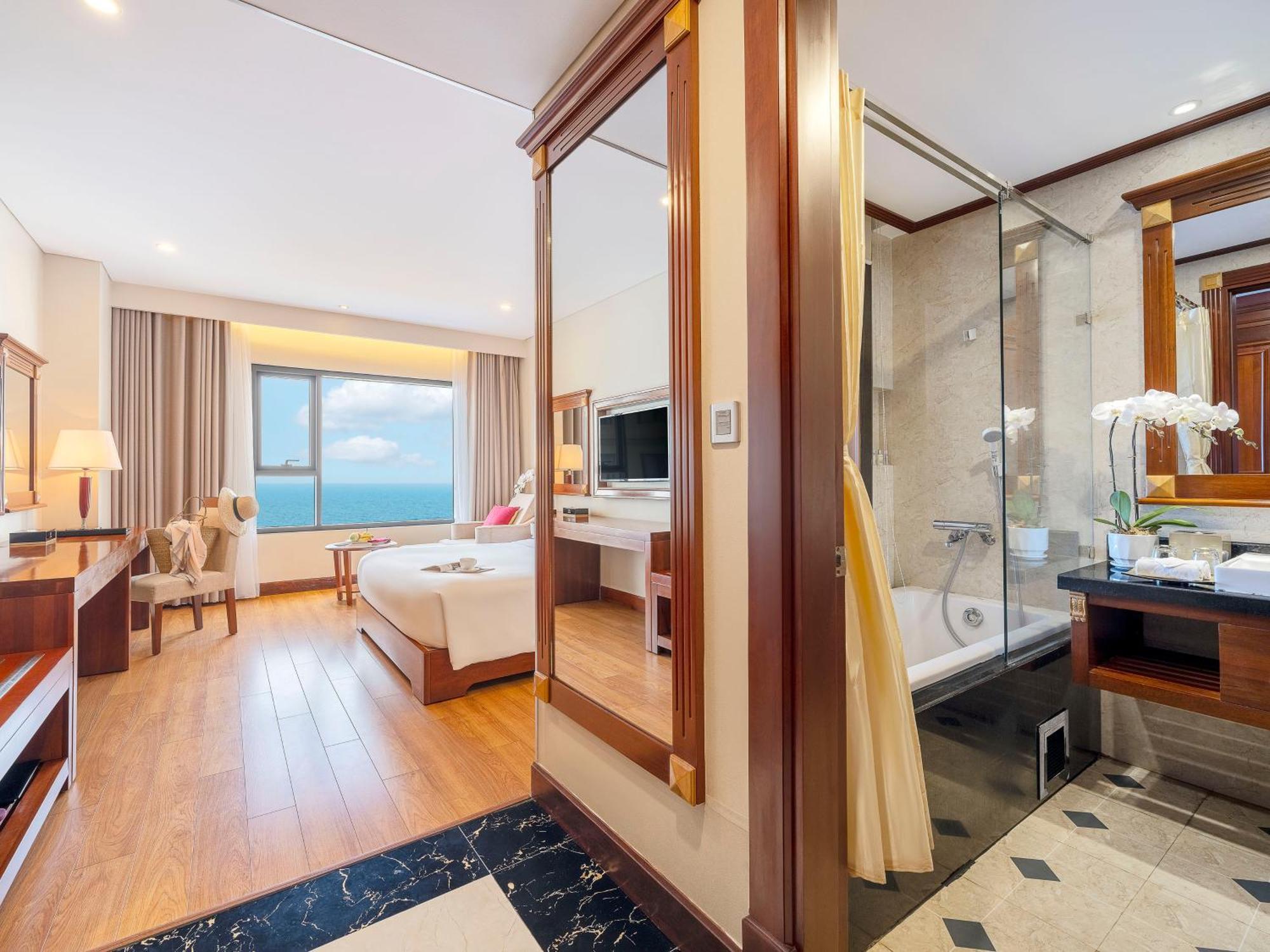 Dlg Hotel Danang Exterior foto Deluxe Ocean View Room