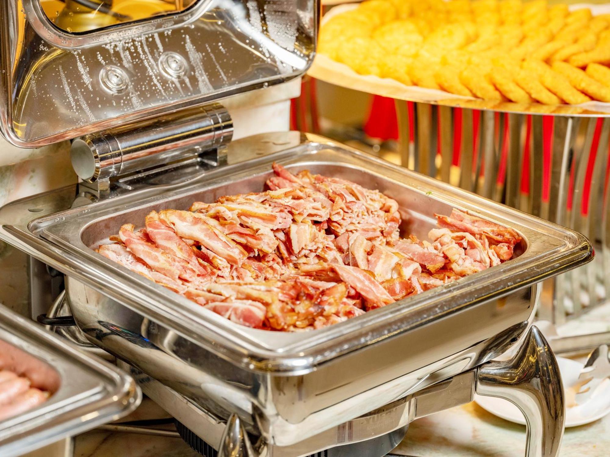 Dlg Hotel Danang Exterior foto Bacon in a chafing dish