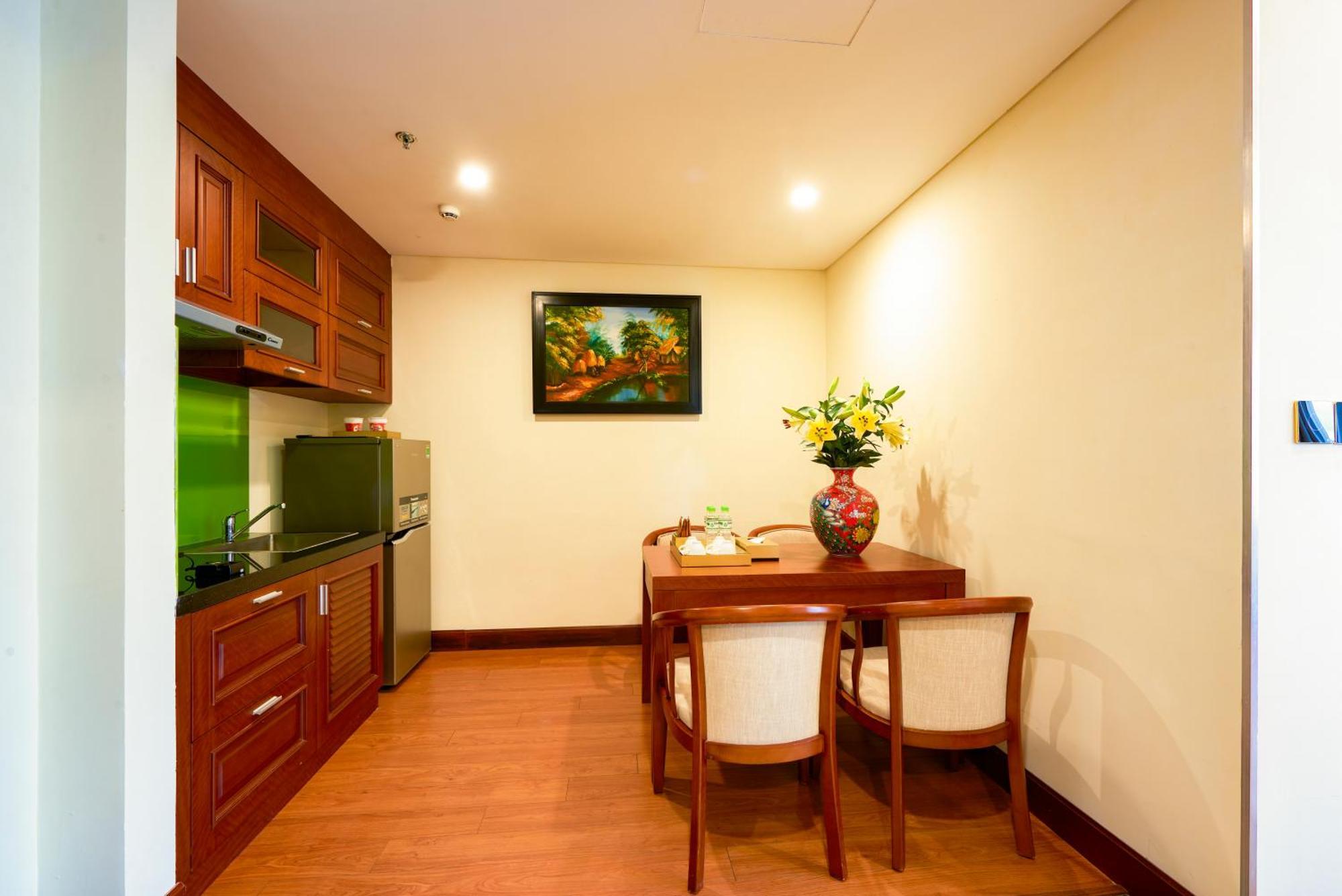 Dlg Hotel Danang Exterior foto A kitchen in a serviced apartment in Ho Chi Minh City, Vietnam