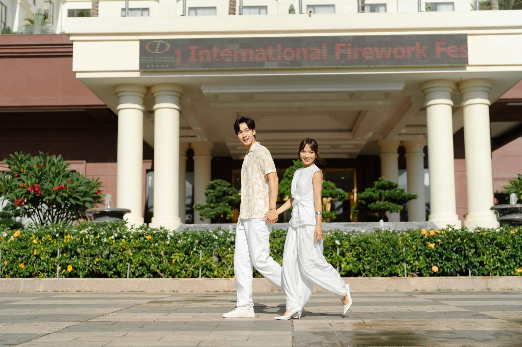 Dlg Hotel Danang Exterior foto Traditional Vietnamese wedding dress